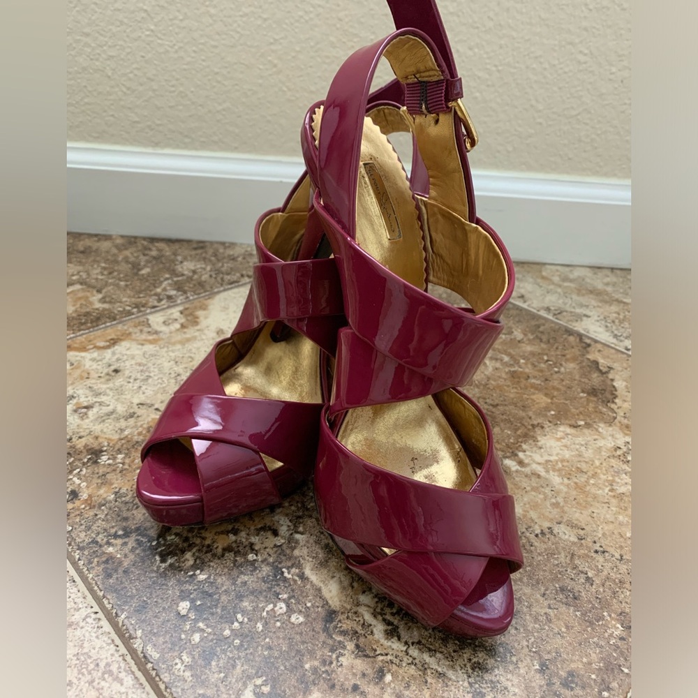Report Signature Plum Strappy Heel Size 9
